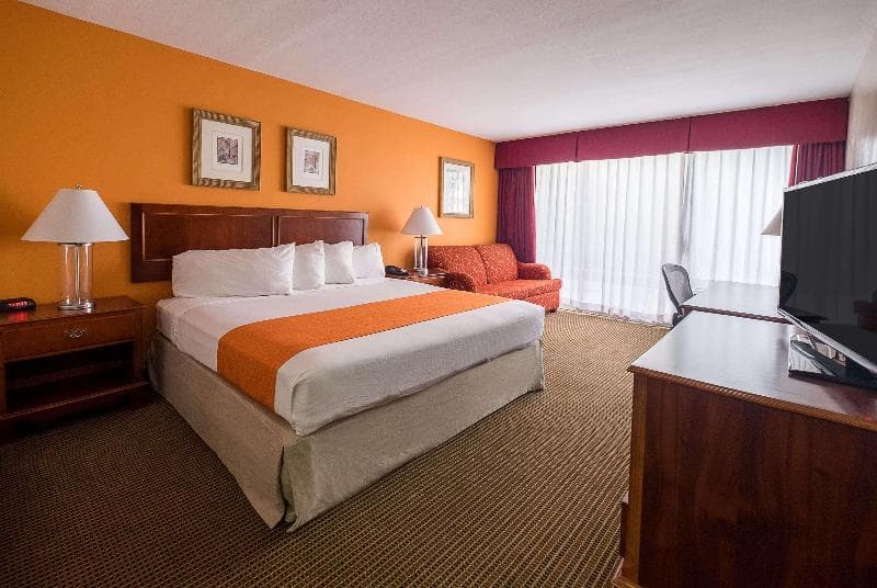 Howard Johnson by Wyndham Fullerton/Anaheim Conference Cntr 4