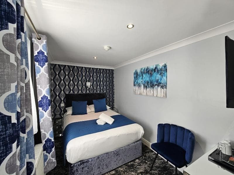 Mentone Hotel 4