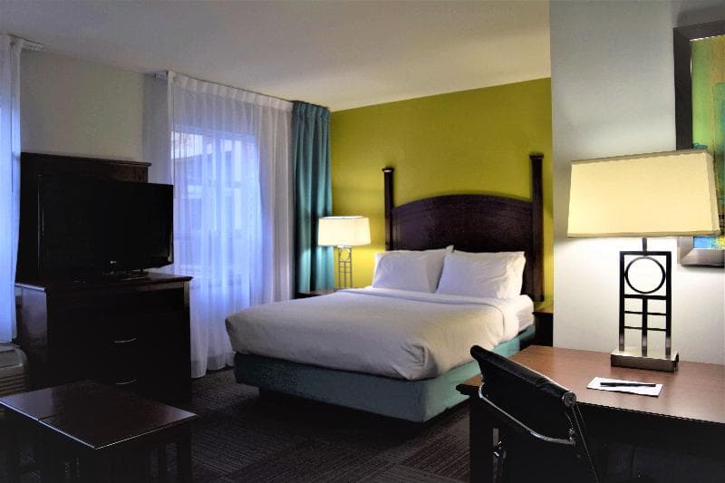 Staybridge Suites London 3