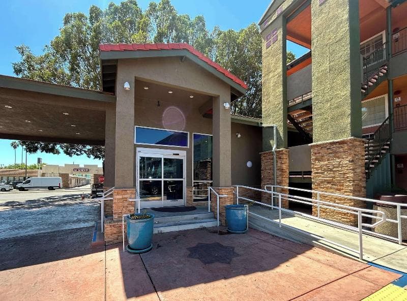 Super 8 By Wyndham Pasadena/La Area 5