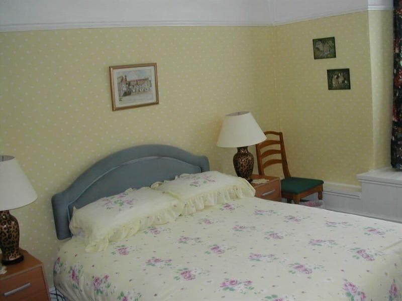 Neuadd Arms 3