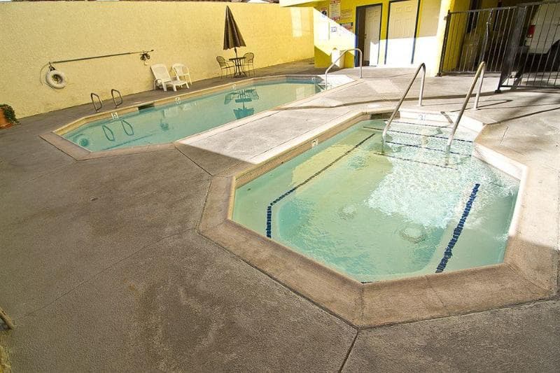 Anaheim Carriage Inn 4