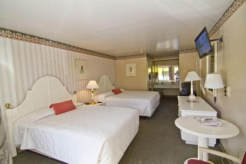 Anaheim Carriage Inn 5