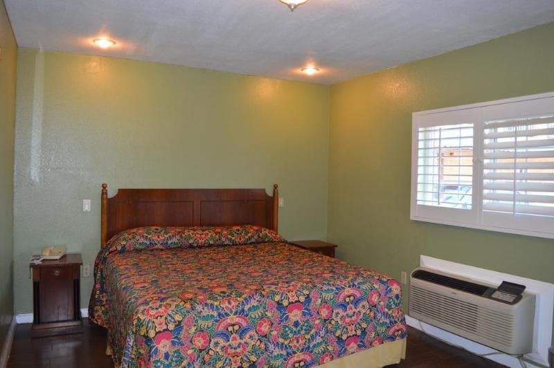Eagle Inn Motel 5