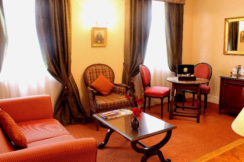 The Leonard Hotel 5