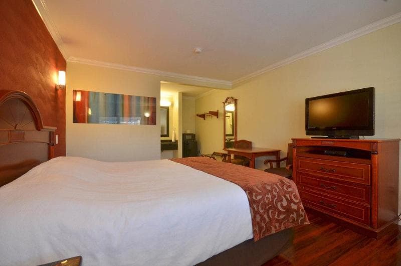 Hollywood City Inn 2