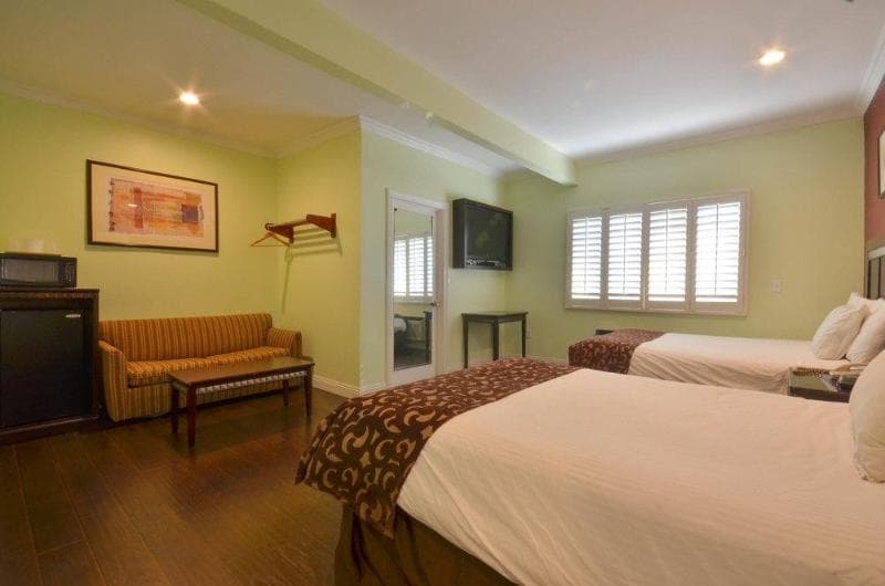 Hollywood City Inn 5