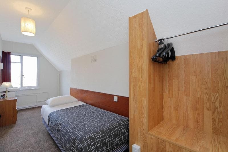 London Visitors Hotel 4