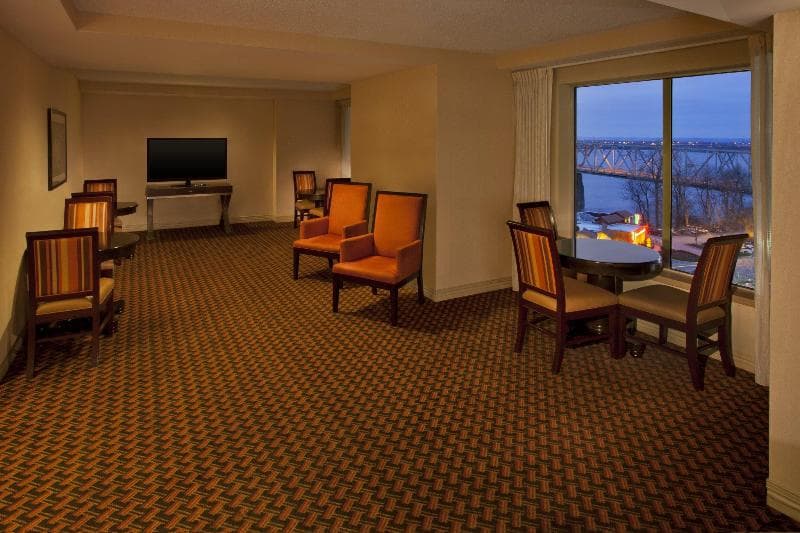 Sheraton Louisville Riverside Hotel 4