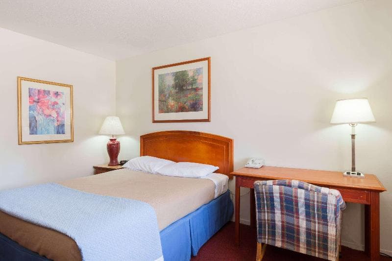 Days Inn By Wyndham Castaic Six Flags Magic Mountain photo 1