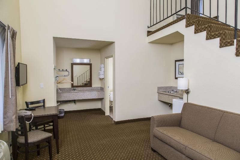 Key Inn & Suites 2