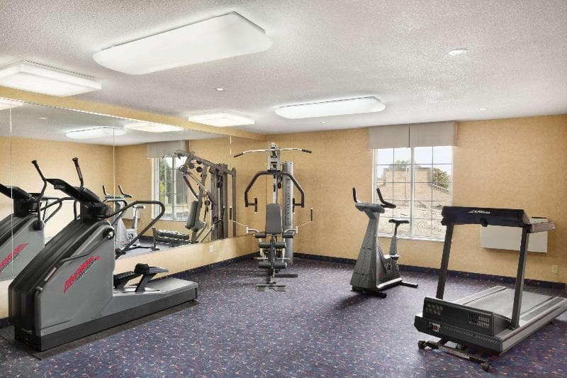 Days Inn by Wyndham Brantford 2