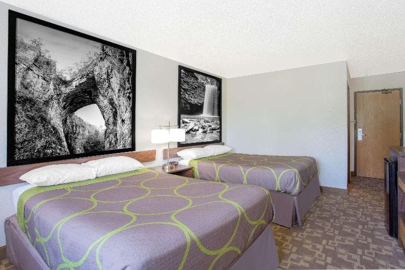 Super 8 By Wyndham Appomattox photo 1