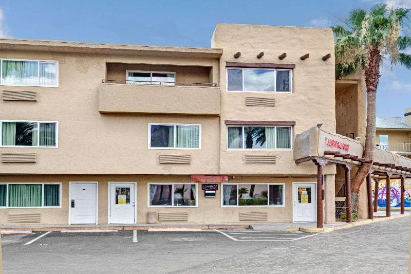 Super 8 by Wyndham Las Vegas North Strip/Fremont Street Area photo 1