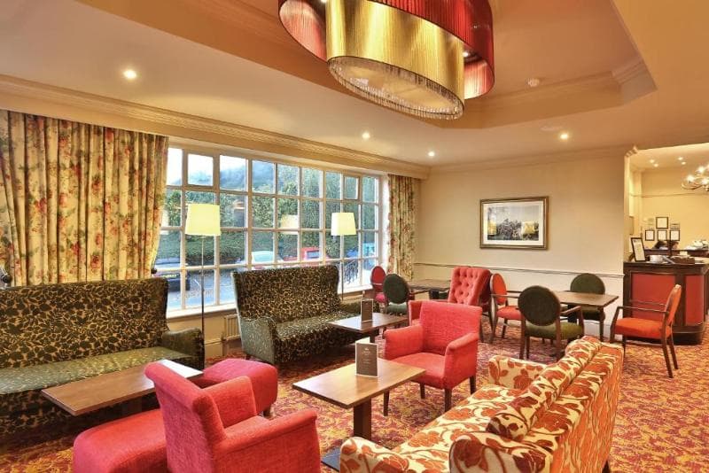 Reigate Manor photo 1