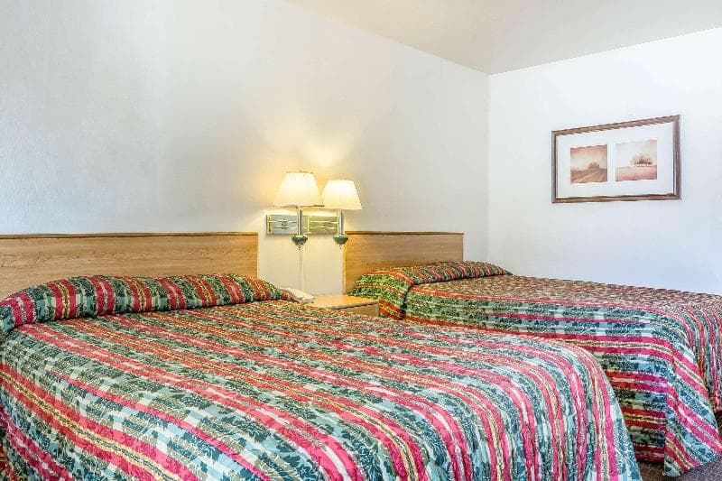 Rodeway Inn Magic Mountain Area 3