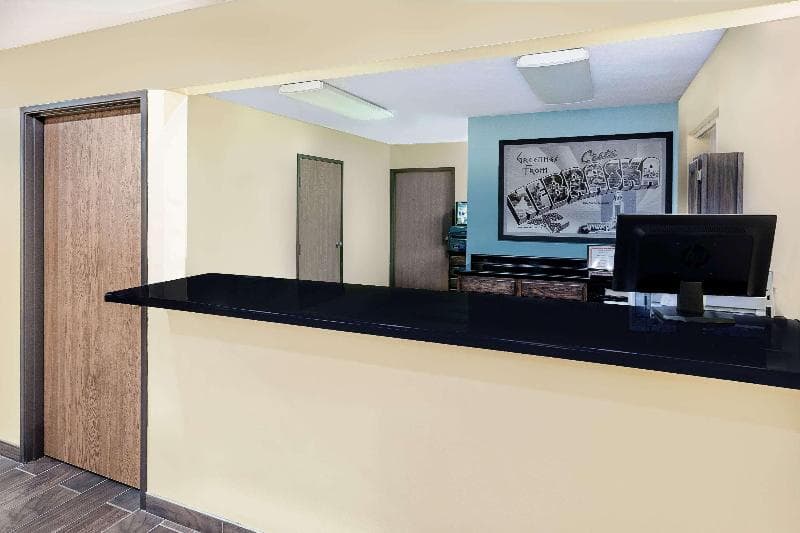 Super 8 By Wyndham Crete 4