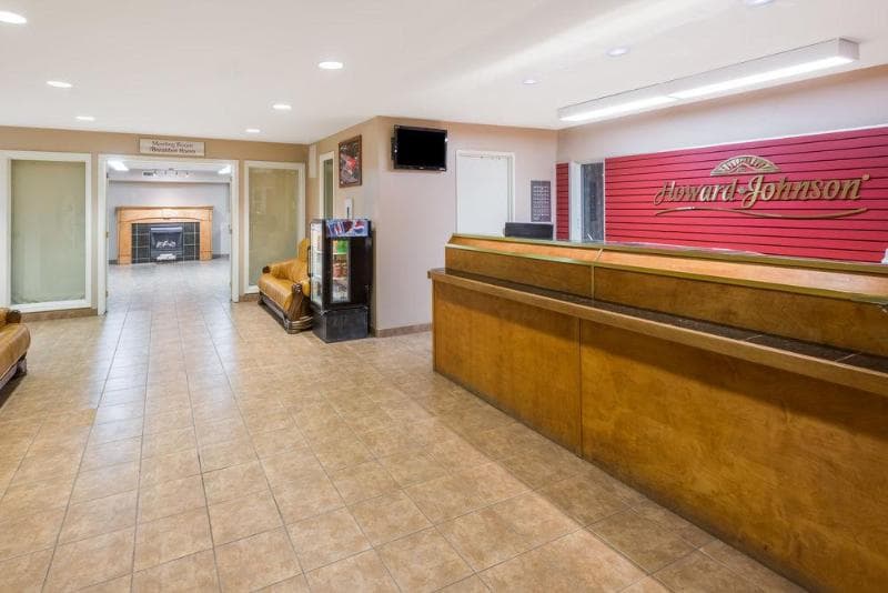 Howard Johnson Inn London 5