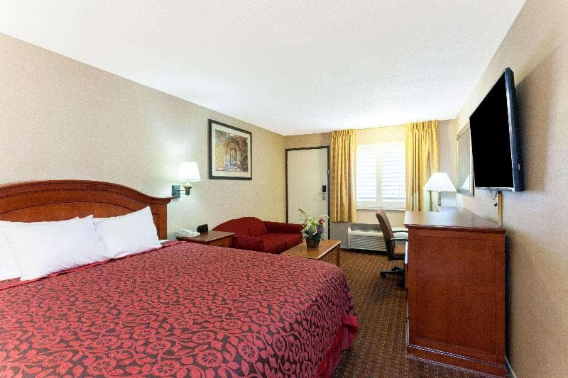 Days Inn By Wyndham Alhambra 2