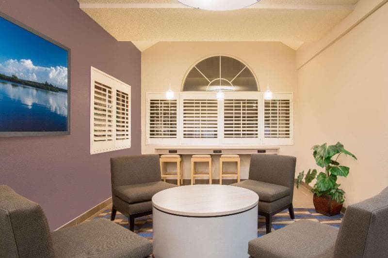 Microtel Inn & Suites By Wyndham Leesburg/Mount Dora 4