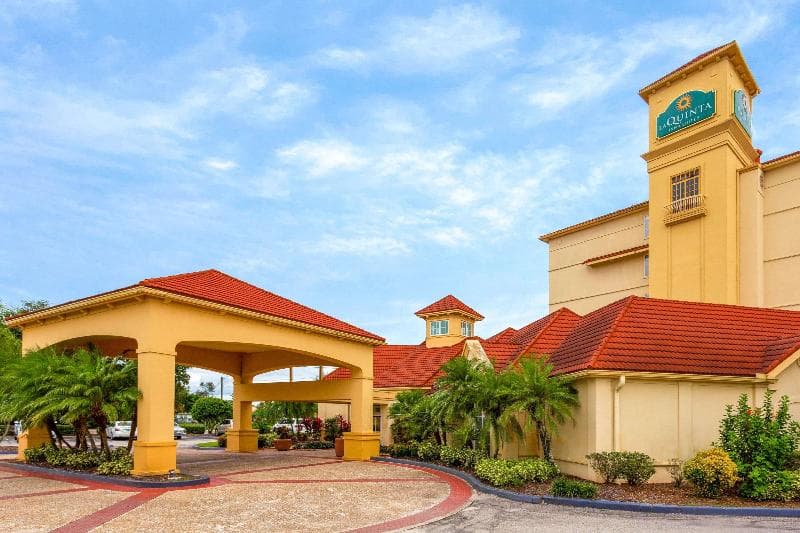 La Quinta Inn & Suites by Wyndham Lakeland West 2