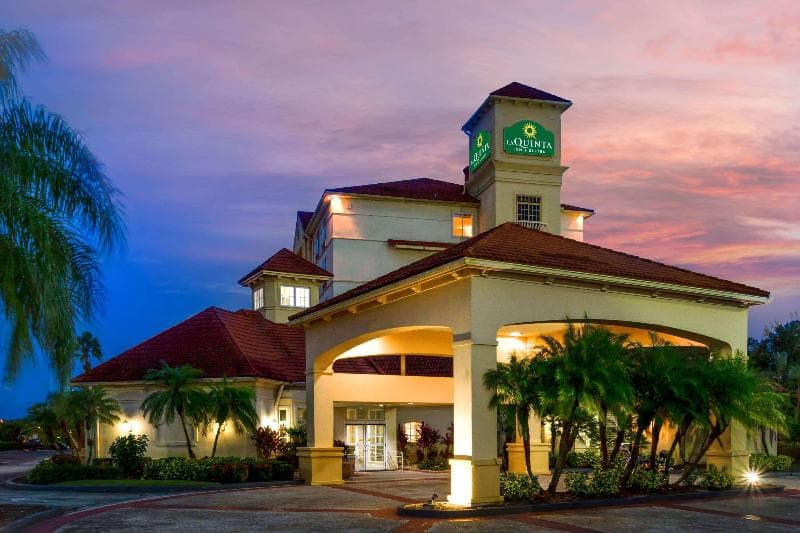 La Quinta Inn & Suites by Wyndham Lakeland West 3