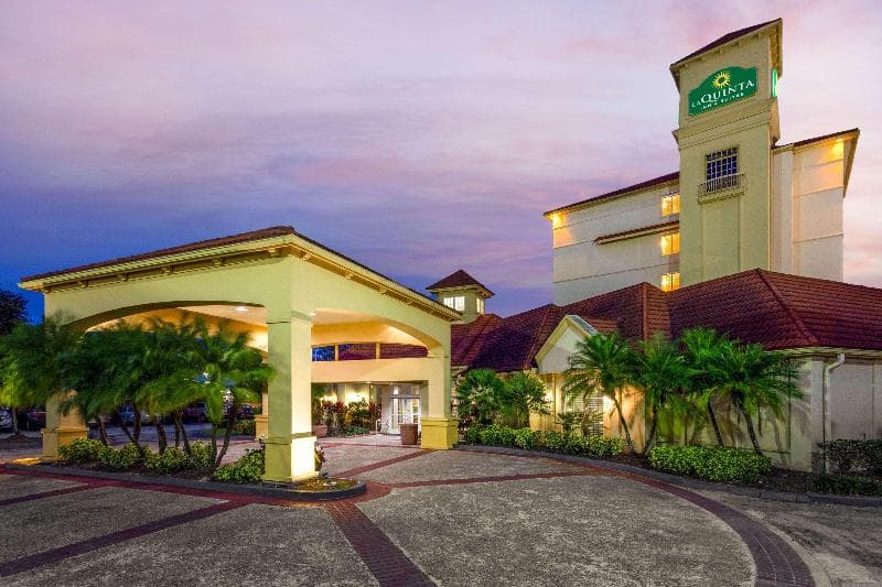 La Quinta Inn & Suites by Wyndham Lakeland West 4