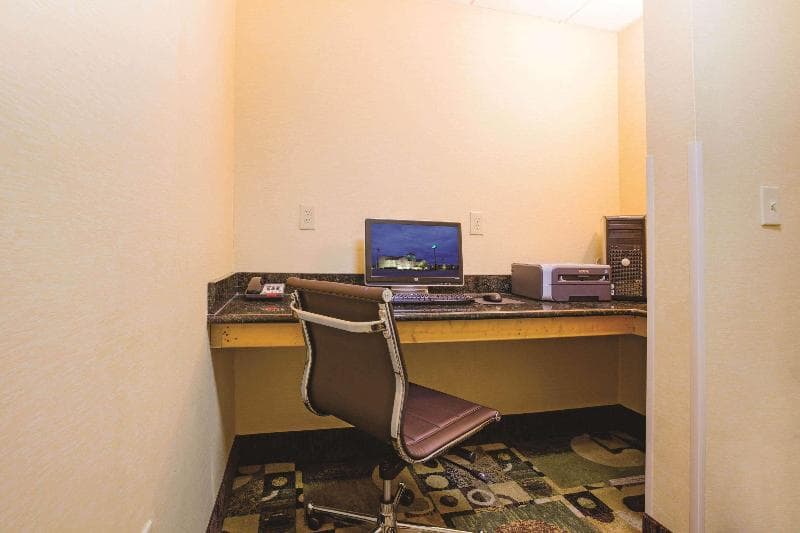 La Quinta Inn & Suites Lexington South/Hamburg photo 1