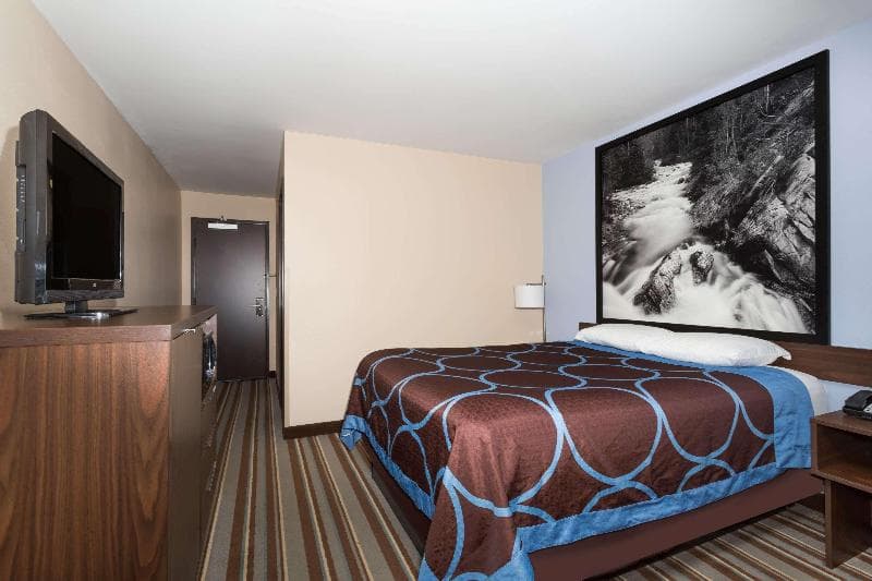 Super 8 By Wyndham Longmont/Twin Peaks photo 1