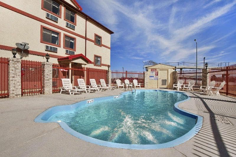 Howard Johnson by Wyndham Lubbock 5