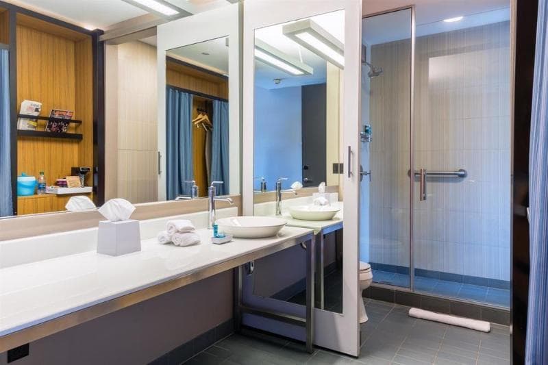 Aloft Lexington 4