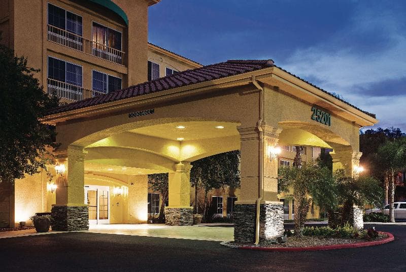 La Quinta Inn & Suites Santa Clarita Valencia 4