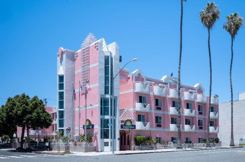 Days Inn by Wyndham Santa Monica/Los Angeles photo 1