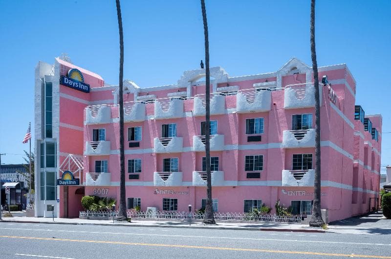 Days Inn by Wyndham Santa Monica/Los Angeles 4