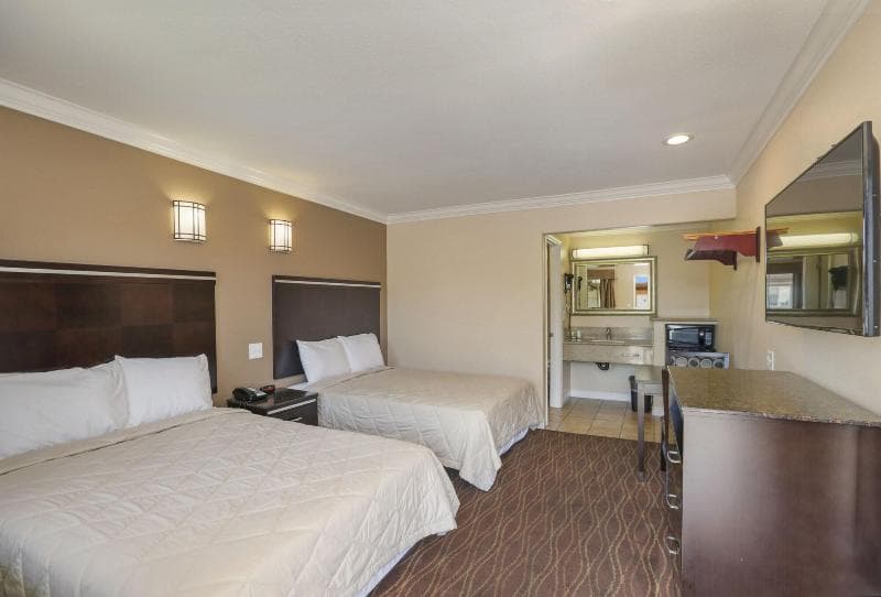 3Rd Avenue Inn 5