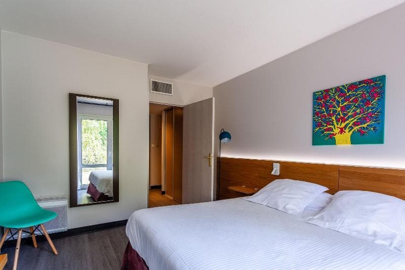Hotel Full Colors 4