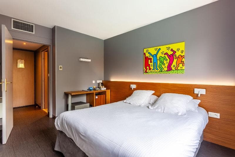 Hotel Full Colors 5