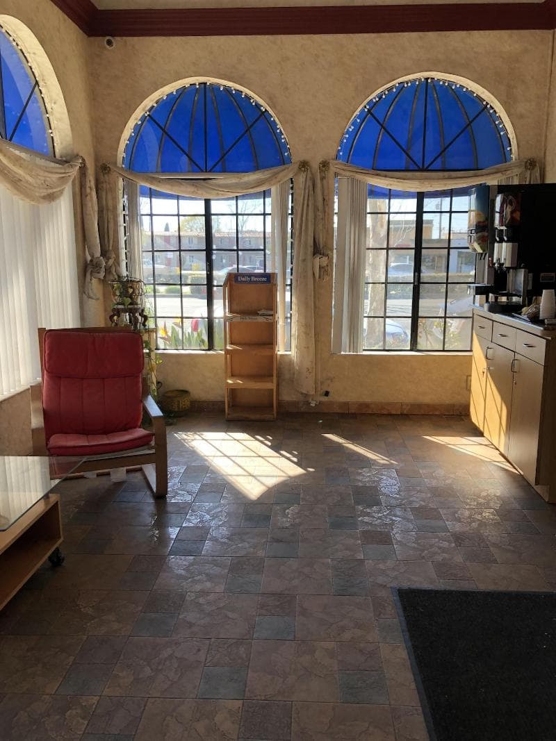 Travelers Inn Lawndale 4
