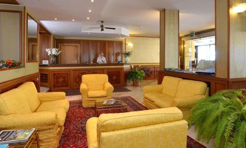 Hotel Du Lac 5