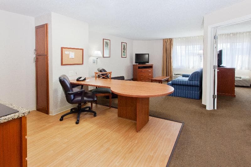 Candlewood Suites Lexington 4