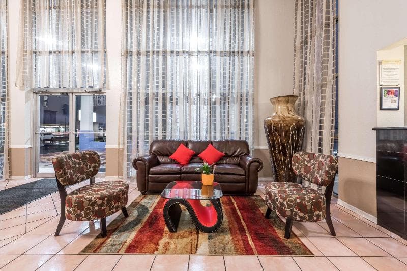 SureStay Hotel by Best Western Duncan 5
