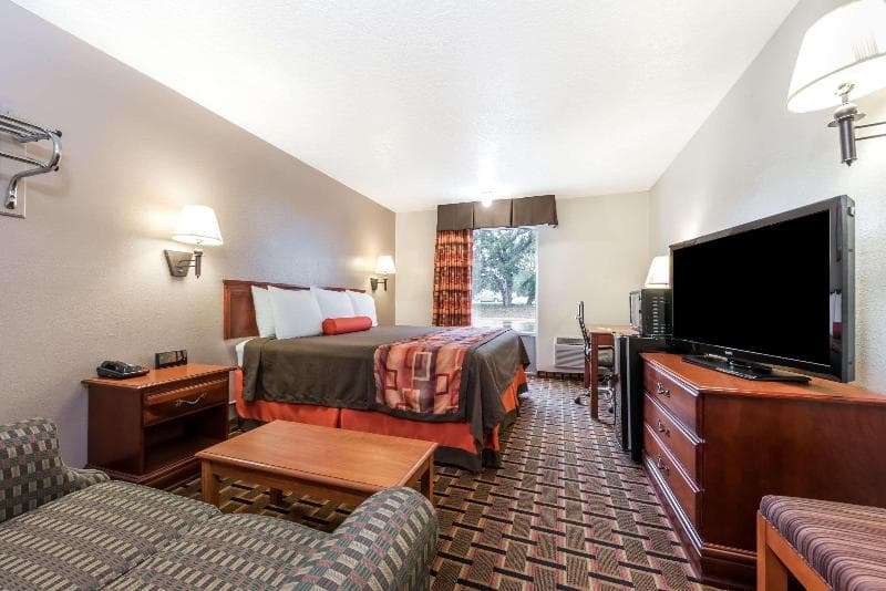 SureStay Hotel by Best Western Duncan 4