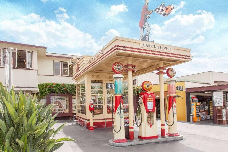 Ramada by Wyndham Culver City 3