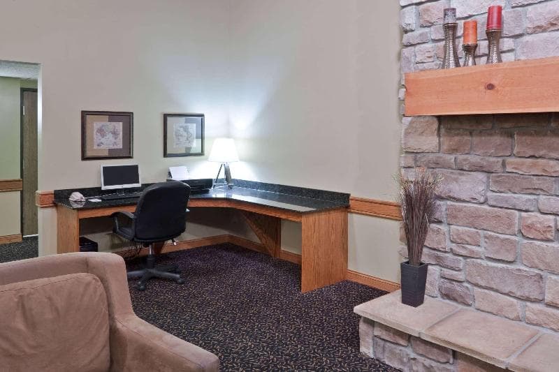 AmericInn by Wyndham Lincoln South photo 1