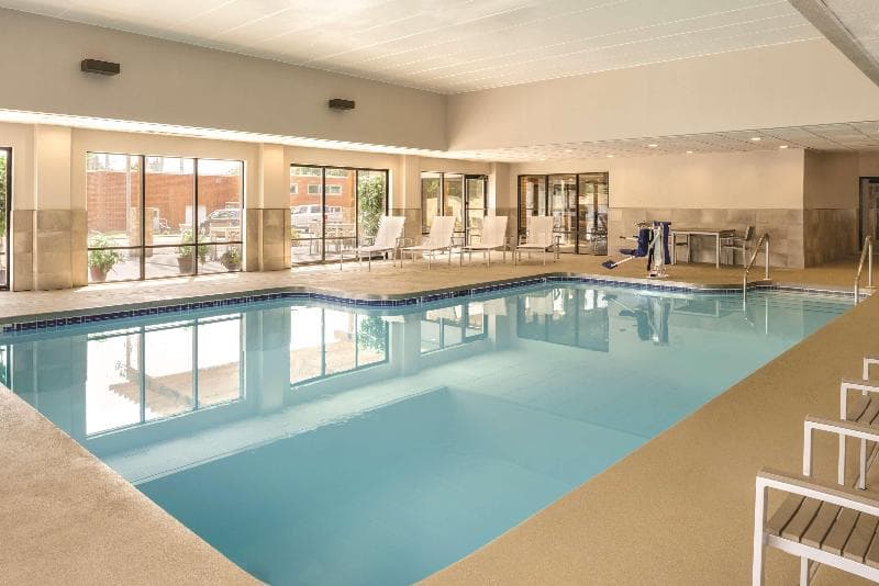 Country Inn & Suites By Radisson, La Crosse, Wi 4