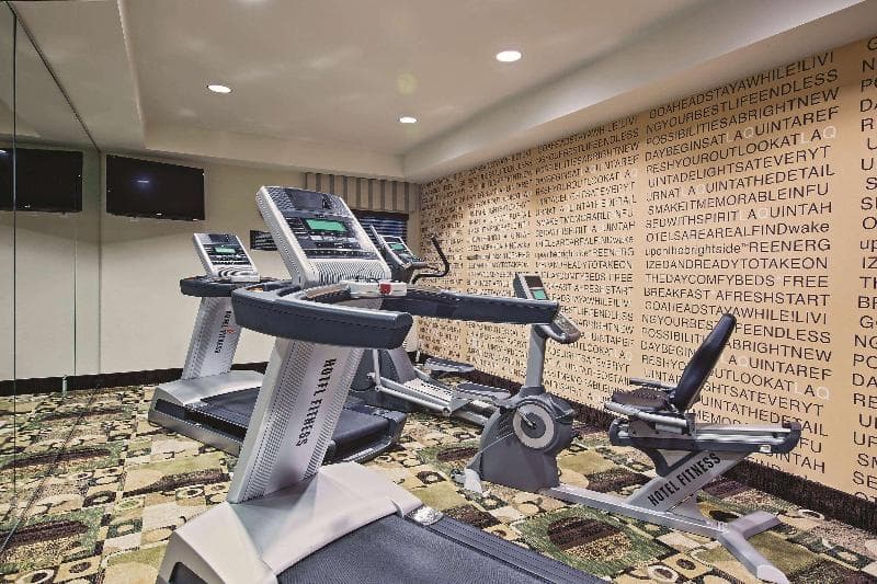 La Quinta Inn & Suites by Wyndham Lancaster 2