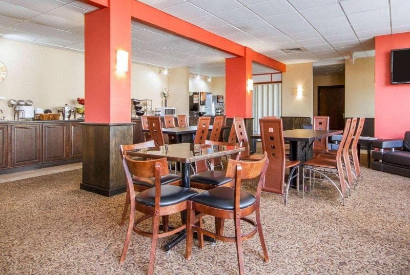 Wingate by Wyndham Sheboygan 4