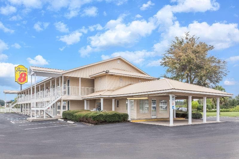 Super 8 By Wyndham Madison photo 1