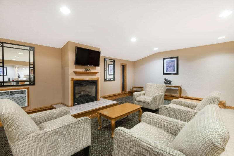 Super 8 by Wyndham Bridgeport/Clarksburg Area 5