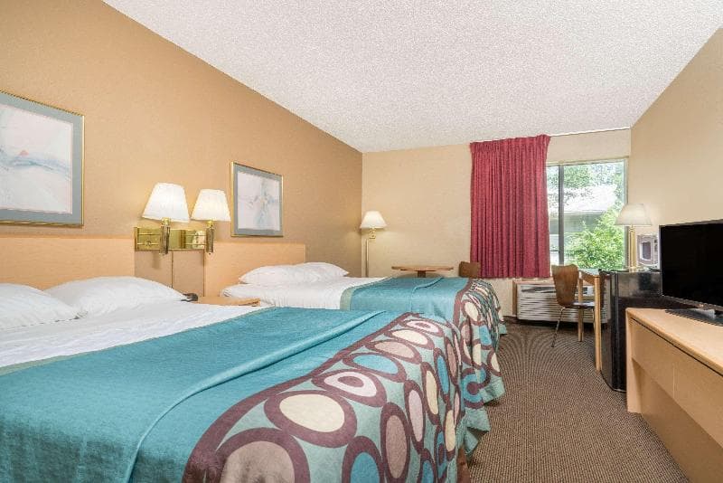 Super 8 By Wyndham Menomonie photo 1